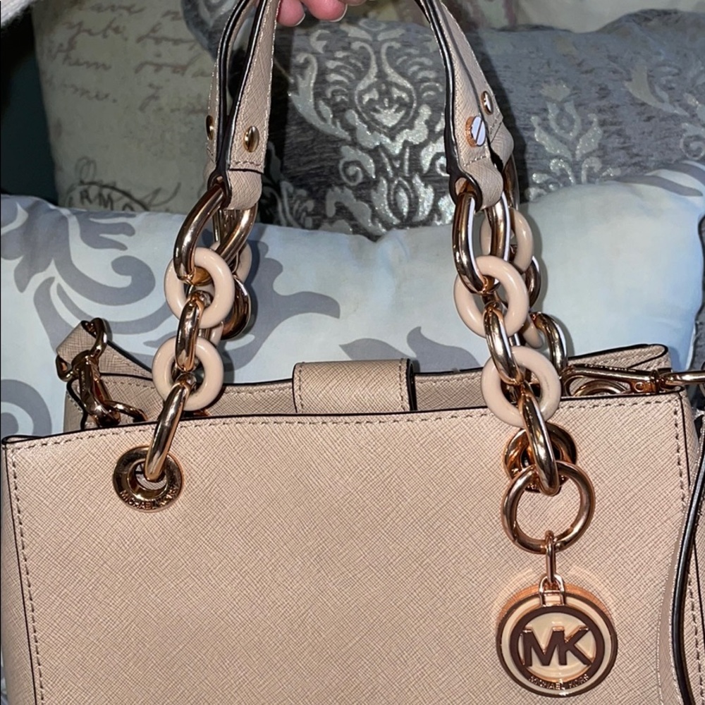 Selling Michael Kors pale pink purse & wallet - Picture 2 of 10